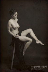 Stool nude serie