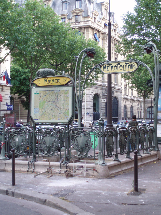 paris train station