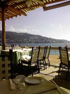Restaurante en el mar