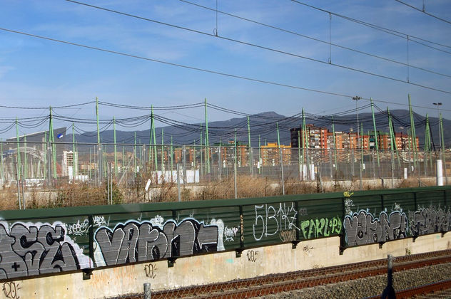 Malaga. Graffitis, cables y montes