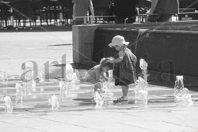 niña con sombrero