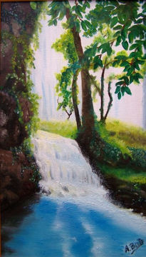 Cascada sobre el lago