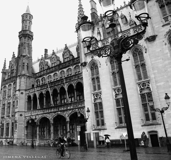 " Plaza Markt" Brujas-Belgica Arquitectura e interiorismo Blanco y Negro (Digital)