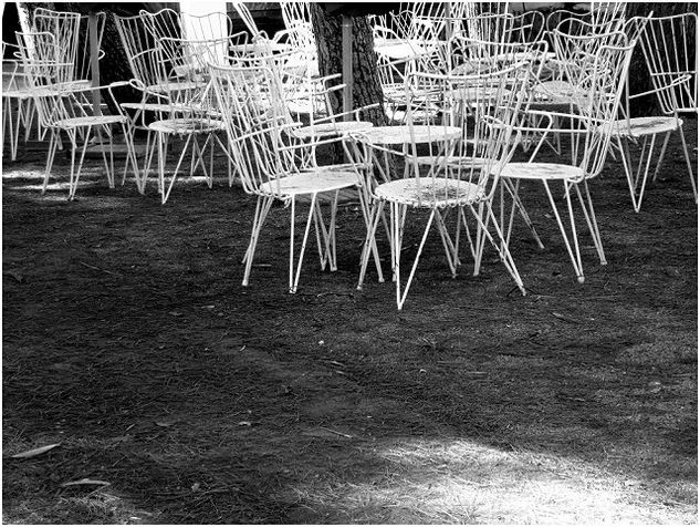 les chaises Other Themes Black and White (Digital)