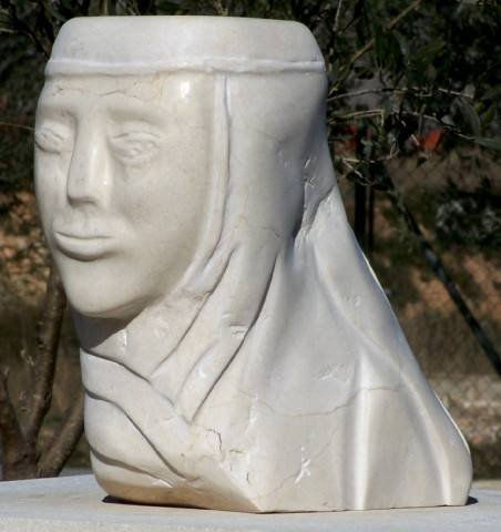 La Toca Blanca Stone Figurative