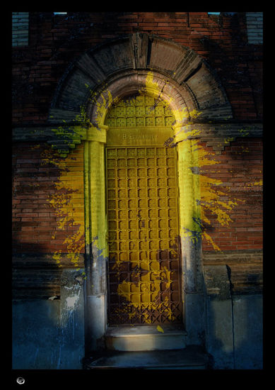 en la puerta de entrada 