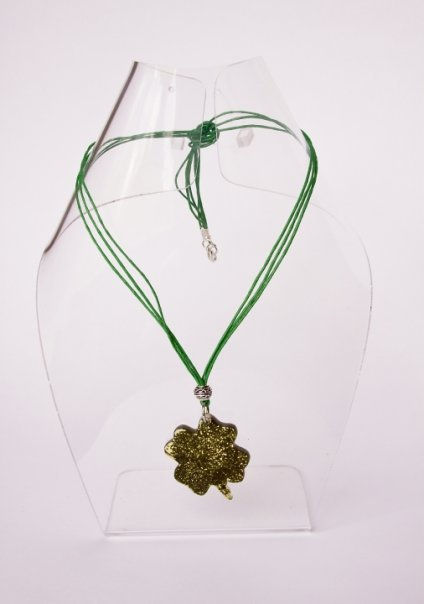 Collar Trebol+ bos. sal. verdes oscuras+ cordon triple verde limón