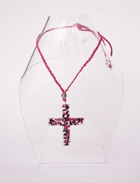 Collar Cruz+ pids. mix morado/fucsia+ cordon trenzado fucsia