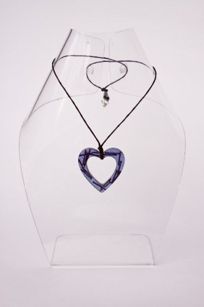 Collar Corazon hueco morado+pnts+cordon negro