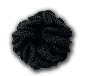 Broche 'Black Moon' de ganchillo 