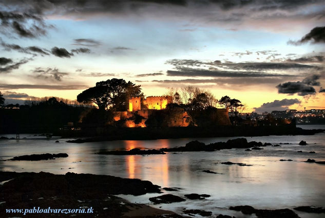 OCASO EN EL CASTILLO DE SANTA CRUZ Arquitectura e interiorismo Blanco y Negro (Digital)