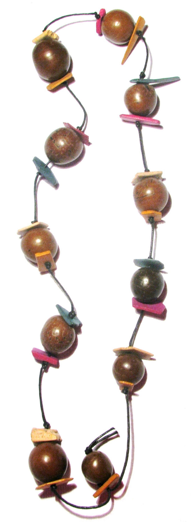 COLLAR EN SEMILLA DE BOMBONA