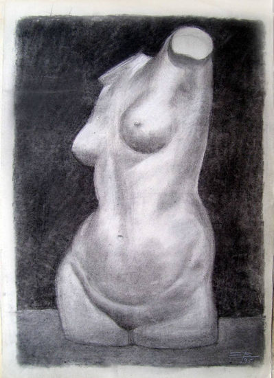 modelo busto en escayola Charcoal