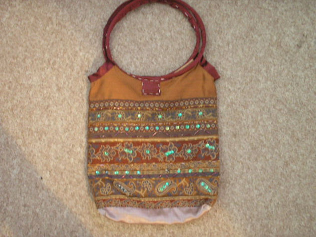 BOLSO ELIDA Bordados Metal