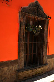 Ventana colonial