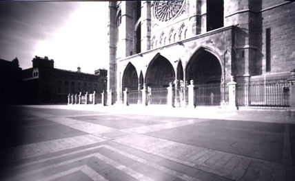 León
