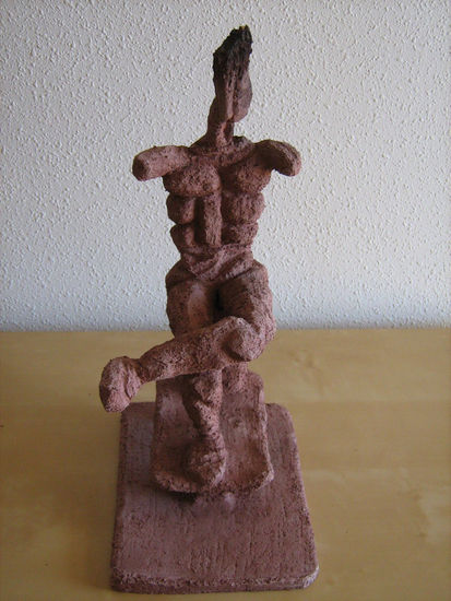 Figura sentada de un antepasado Pottery Figurative