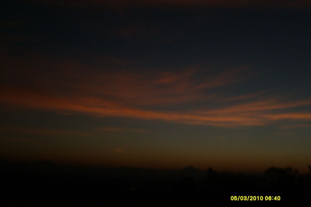 LA INTENSIDAD DEL CREPUSCULO CONTRA EN AMANECER