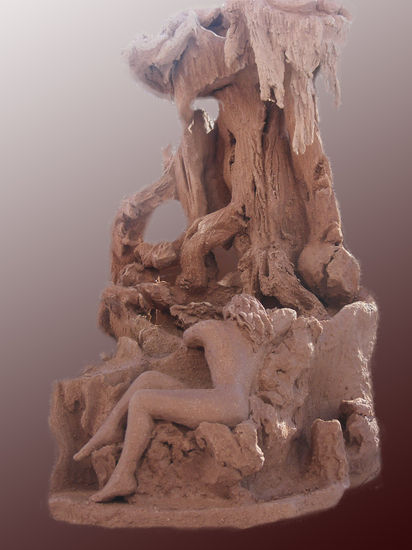 La niña y el manantial Terracotta Figurative