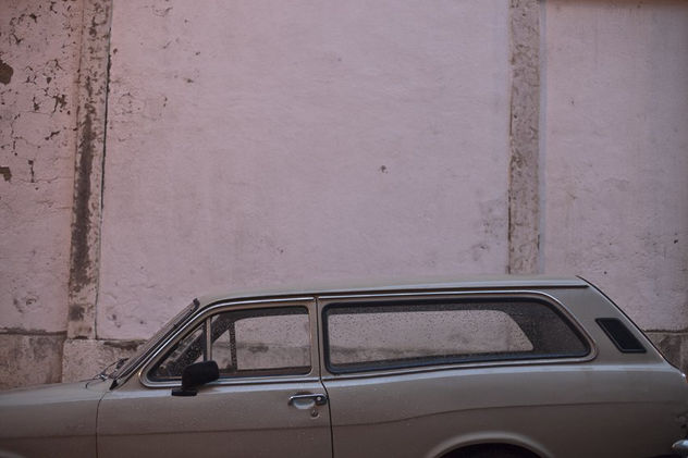 Coche aparcado, Lisboa, 2010