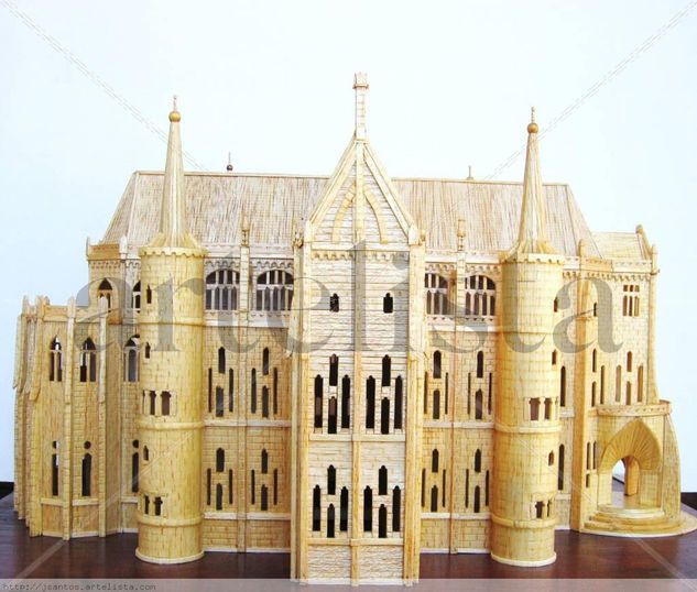 PALACIO EPISCOPAL DE ASTORGA Madera Figurativa