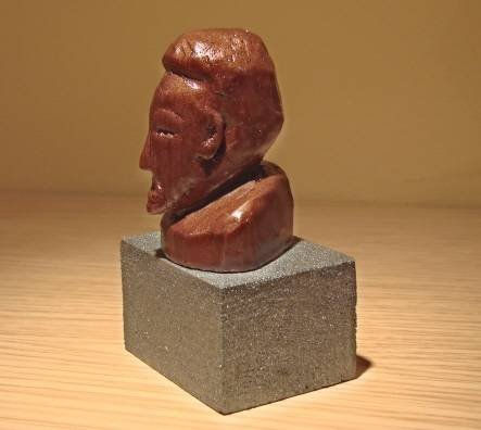 Busto tallado en madera Wood Figurative