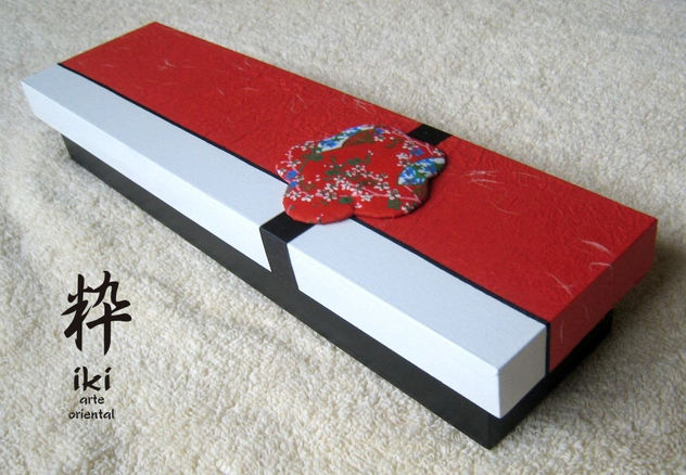 Caja decorativa tapa 8x31cm papeles japoneses