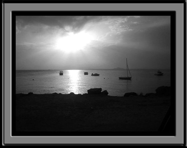 Contraluz de atardecer Nature Black and White (Digital)