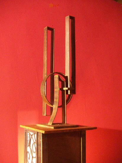 Titulo Figura urbana 2. Año 2008, alto 64 cm. Hierro Abstracta