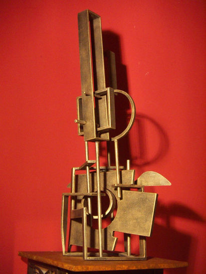 Guitarra en construcción. 2009. Material hierro , pátina bronce, 60cm. alto Hierro Abstracta