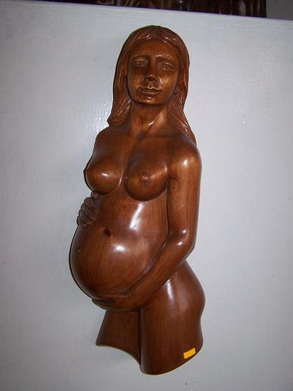 Mujer embarazada Madera Figurativa