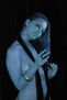 desnudo en azul.