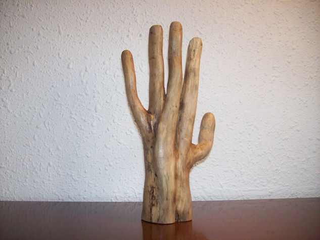 La mano de ... Pottery Figurative