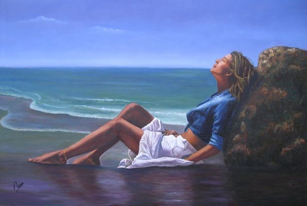 MUJER EN PLAYA