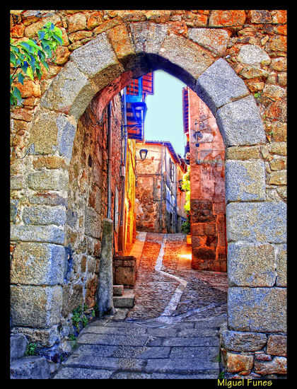 Puerta Miranda del Castañar Viajes Color (Digital)