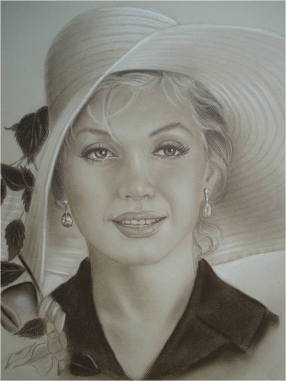 Marilyn Charcoal