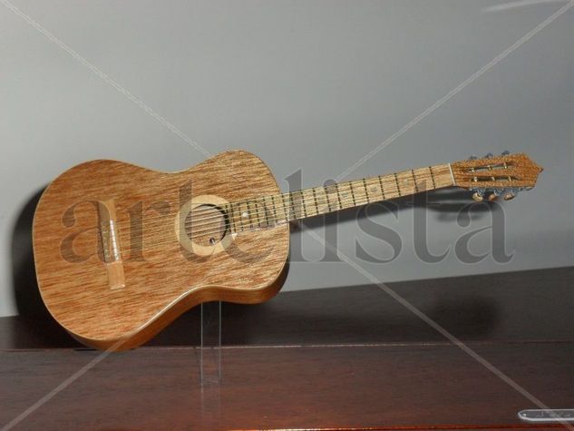 Guitarras Madera Mixta