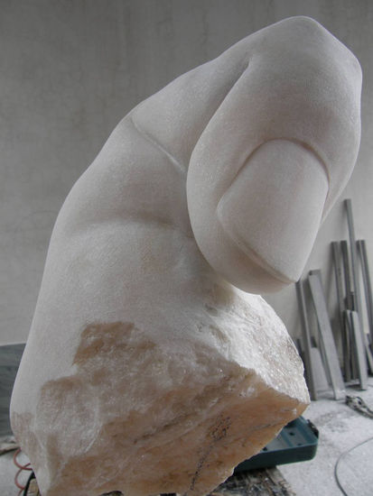 Dedo 2 Stone Figurative