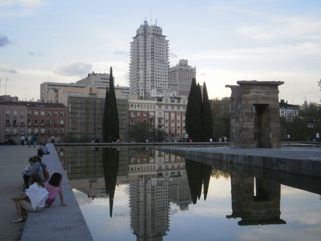 La bañista  -6- Calma chicha  MADRID/VERANO Arquitectura e interiorismo Color (Digital)