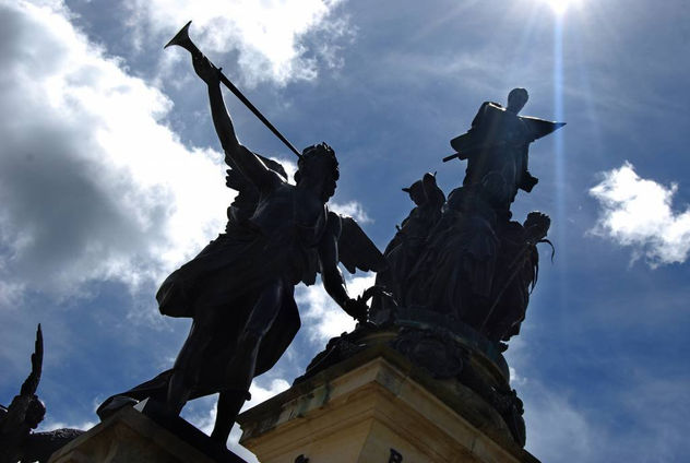 MONUMENTO A BOLIVAR