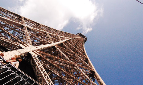 MARTHA SANTOS EN EIFFEL (FOTO-ART)