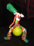 payaso ofreciendote una margarita