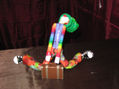 payaso y su valija pesada
