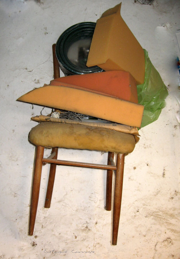 Silla colgada con gomaespuma