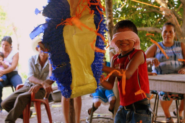 dale a la pinata!!