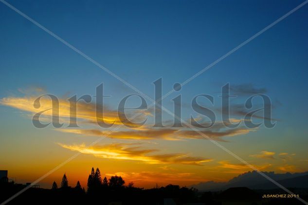 ATADECER NARANJA EN SANTIAGO 