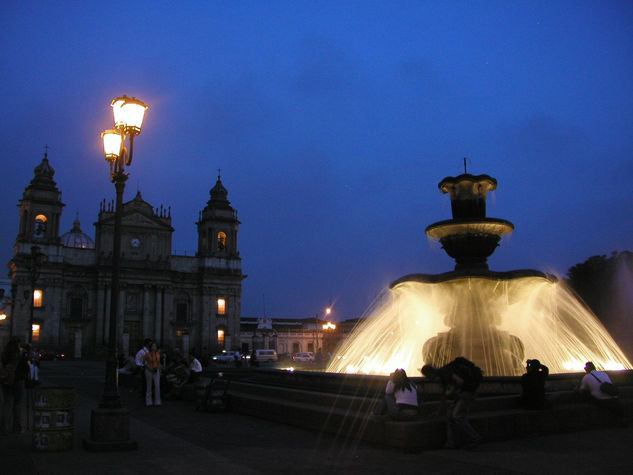 FUENTE PARQUE CENTRAL 