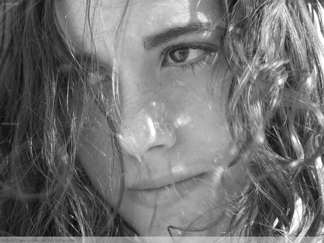 MIRADA Portrait Black and White (Digital)