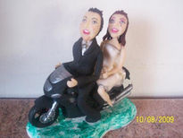 Novios en moto