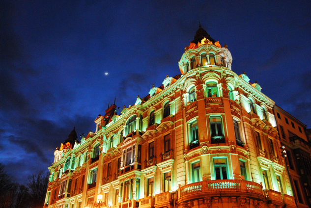 Noche en Oviedo Architecture and Interiorism Color (Digital)